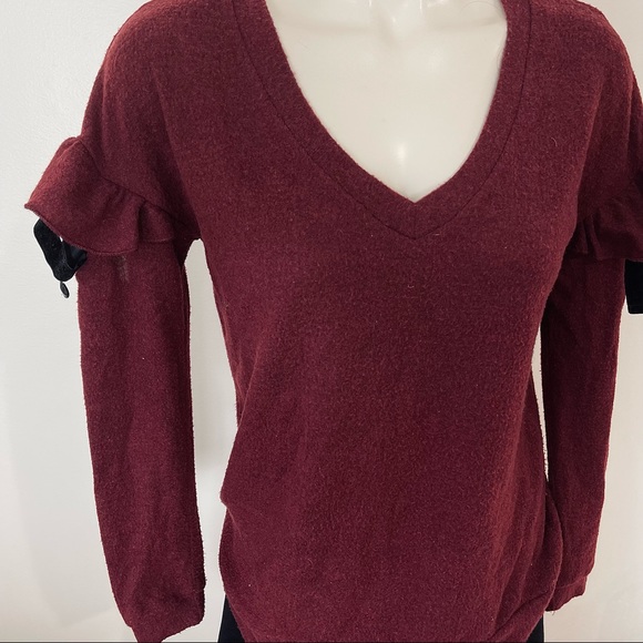 ALMOST FAMOUS 2 SWEATERS |set of 2 v-neck open arm fancy shoulder tie CR… - Picture 6 of 16